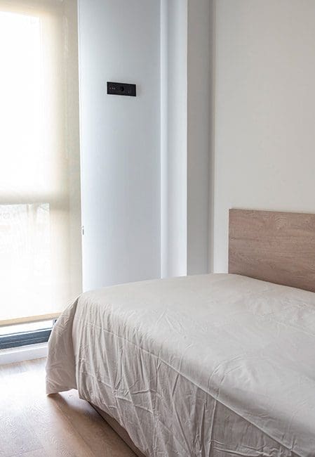 Cama habitación residencia Alicante