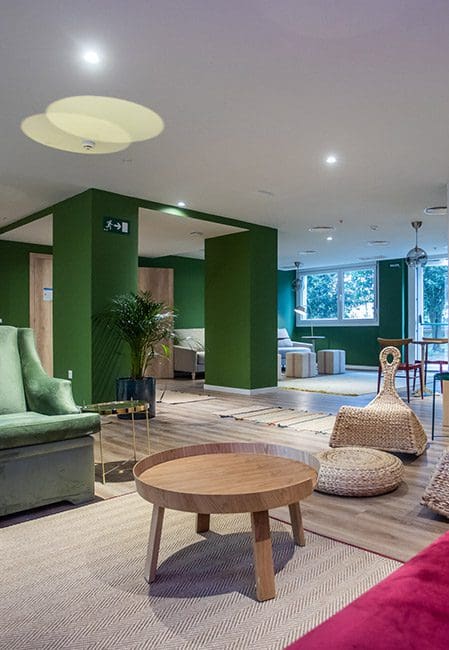 Vista general sala de estar residencia Bilbao centro