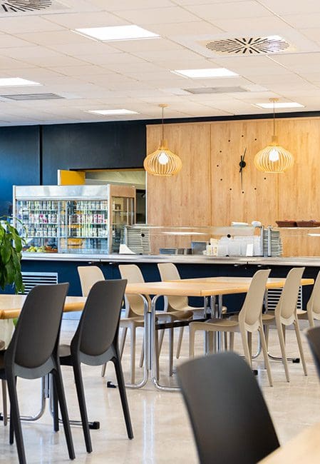 Comedor residencia universitaria en Rector Estanislao del Campo, Sevilla