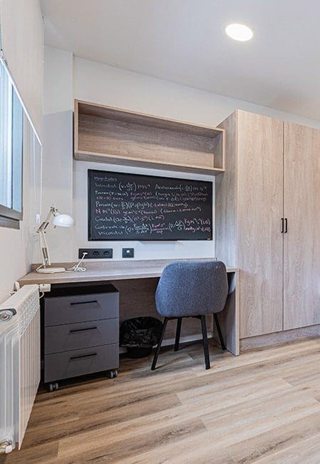 Habitación doble residencia universitaria en Santander