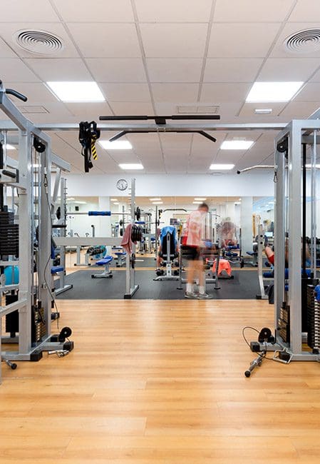 Gimnasio residencia universitaria en Rector Estanislao del Campo, Sevilla