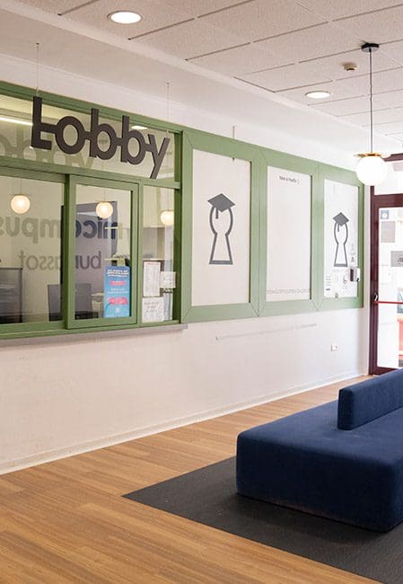 Lobby residencia universitaria en Burjassot