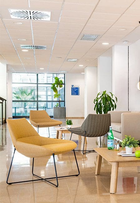 Lobby residencia universitaria en Rector Estanislao del Campo, Sevilla