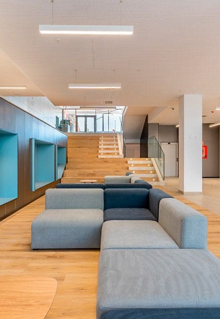 Lobby residencia universitaria en Avenida del Puerto, Valencia