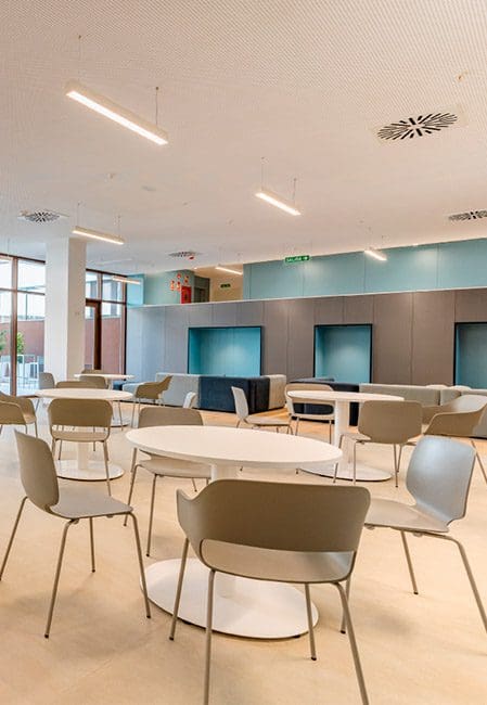 Lobby residencia universitaria en Avenida del Puerto, Valencia