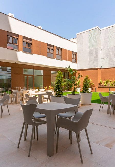 Terraza residencia universitaria en Avenida del Puerto, Valencia