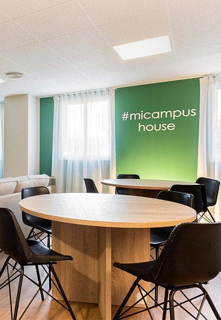 Sala de estar residencia universitaria Sevilla UPO