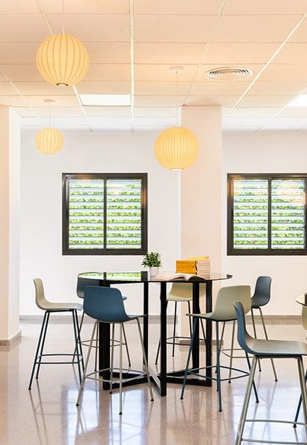 Sala de estar residencia universitaria en Rector Estanislao del Campo, Sevilla