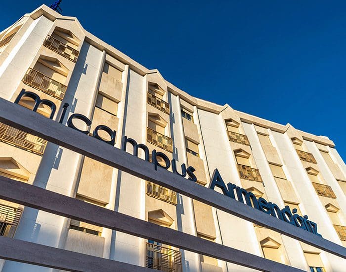 Visita las zonas comunes en residencia Armendariz, Sevilla